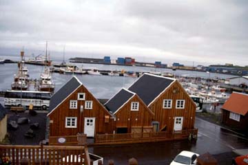 Húsavík,
 Ausgangspunkt vieler Walbeobachtungsfahrten