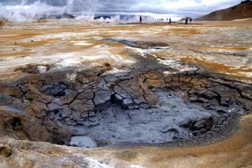 Schwefelschlammtöpfe des Solfatarenfeld